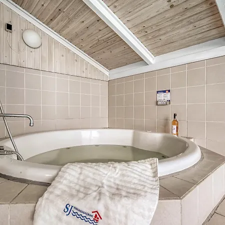 度假居 Poolhus Kun 200 M Fra Vesterhavet Sj649