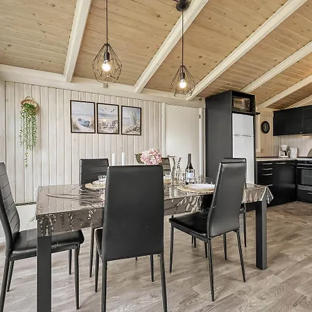 Poolhus Kun 200 M Fra Vesterhavet Sj649 Holiday home *