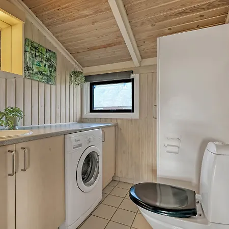Poolhus Kun 200 M Fra Vesterhavet Sj649 Vakantiehuis